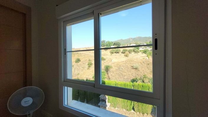 Image No.21-3 Bed Apartment for sale