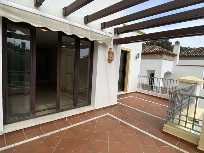 Image No.10-3 Bed Apartment for sale