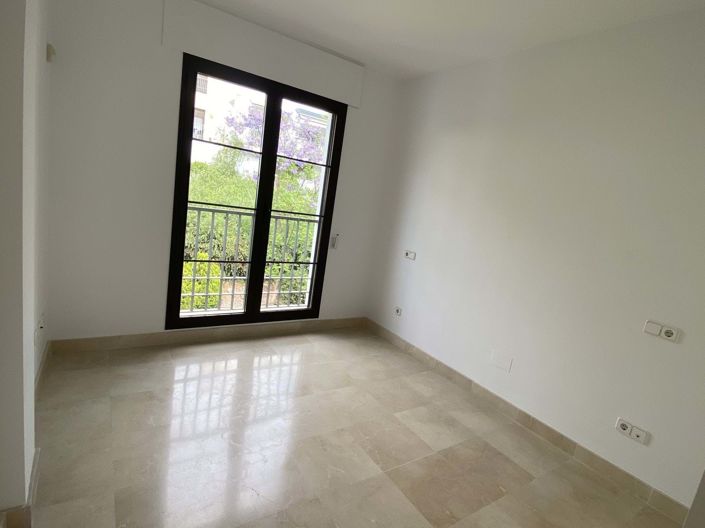 Image No.21-3 Bed Apartment for sale