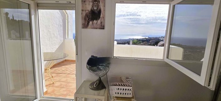 Image No.8-2 Bed Townhouse for sale