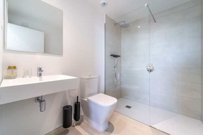 Image No.8-2 Bed Apartment for sale