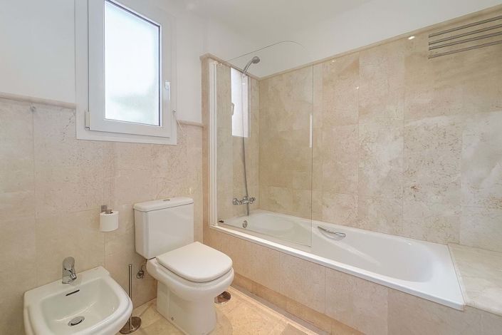 Image No.22-3 Bed Apartment for sale