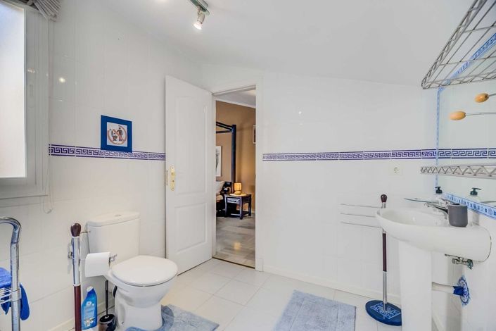 Image No.20-3 Bed Apartment for sale