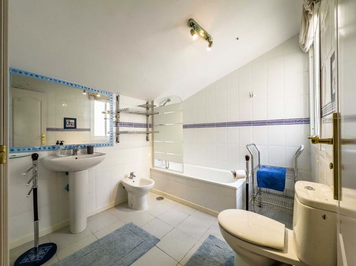 Image No.28-3 Bed Apartment for sale