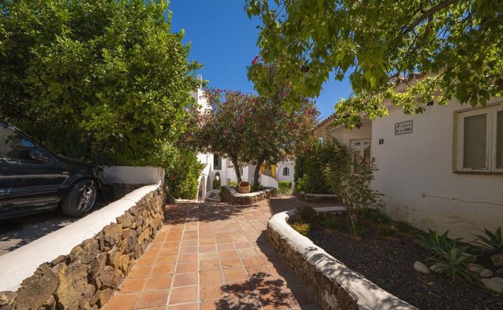 Image No.32-2 Bed Apartment for sale