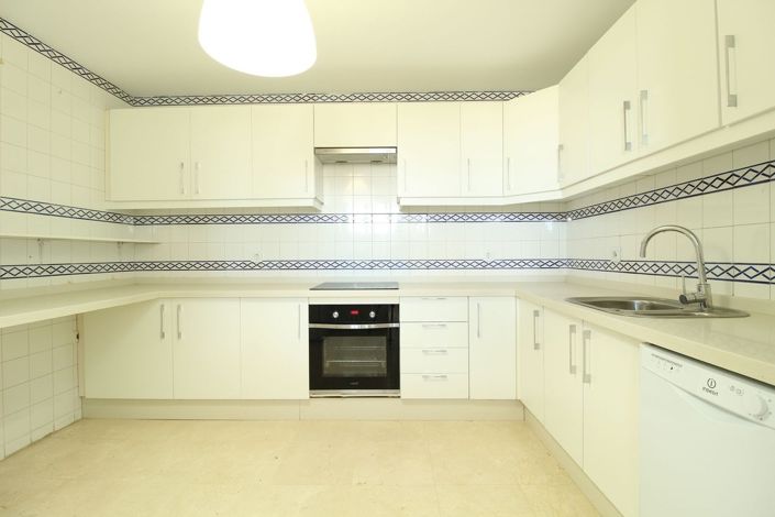 Image No.8-3 Bed Apartment for sale