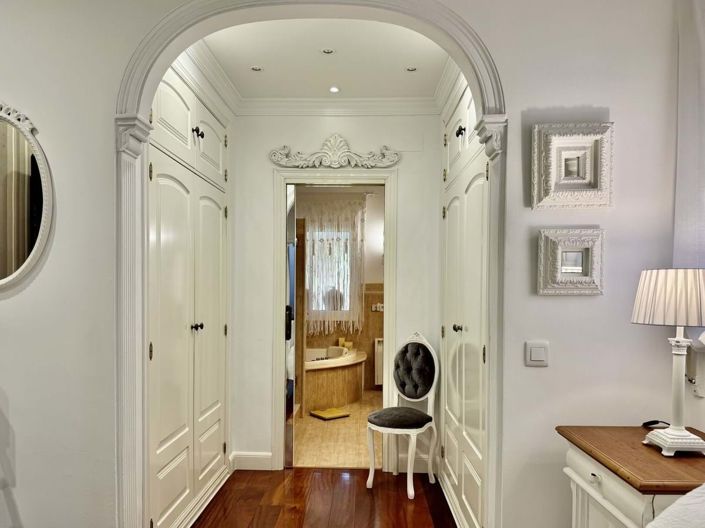 Image No.26-4 Bed Villa for sale