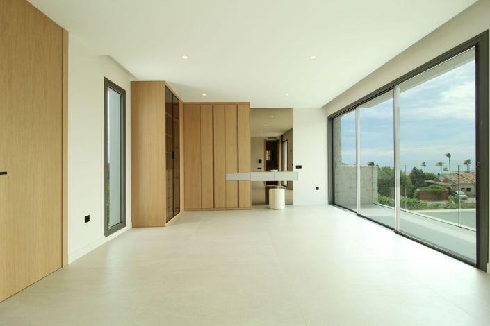 Image No.14-4 Bed Apartment for sale