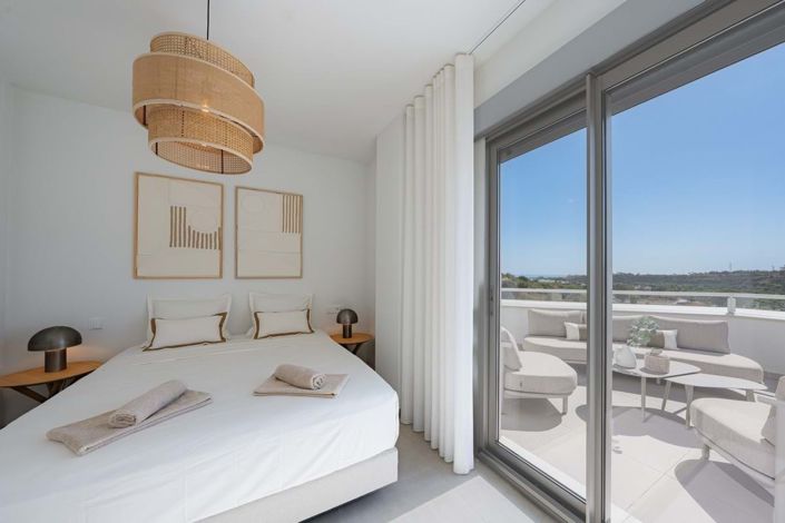 Image No.24-3 Bed Apartment for sale