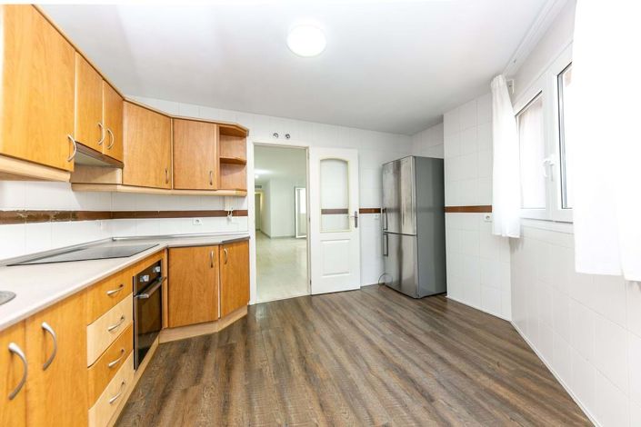 Image No.13-3 Bed Apartment for sale