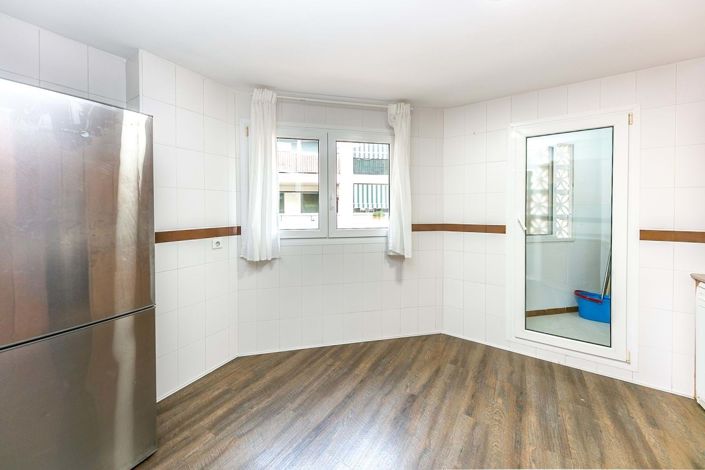 Image No.15-3 Bed Apartment for sale