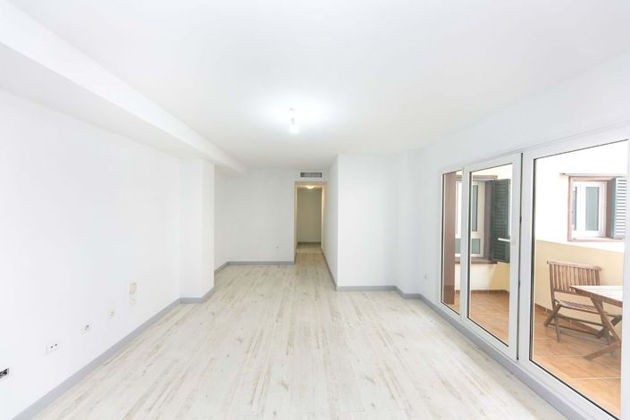 Image No.8-3 Bed Apartment for sale