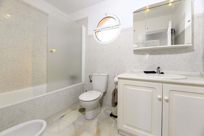 Image No.11-3 Bed Townhouse for sale