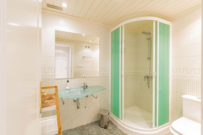 Image No.12-2 Bed Apartment for sale