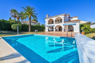 5 Bed Villa for sale