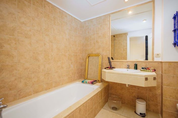 Image No.25-2 Bed Apartment for sale