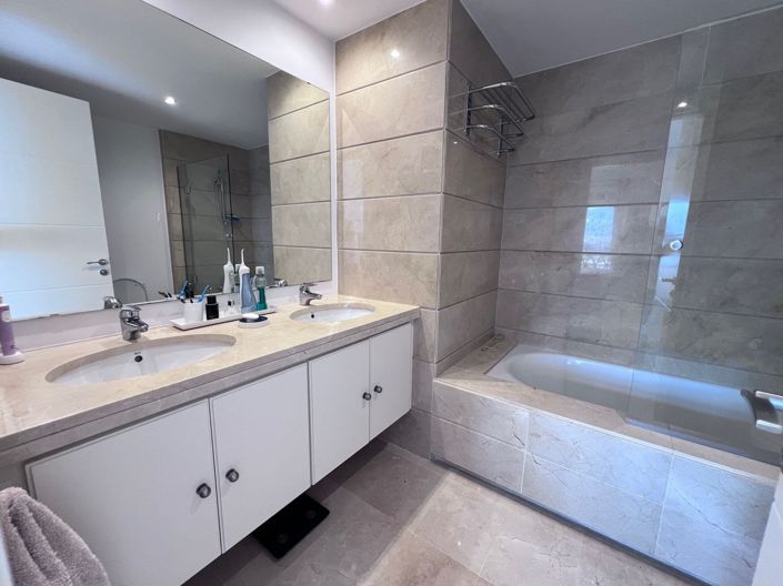 Image No.19-2 Bed Townhouse for sale