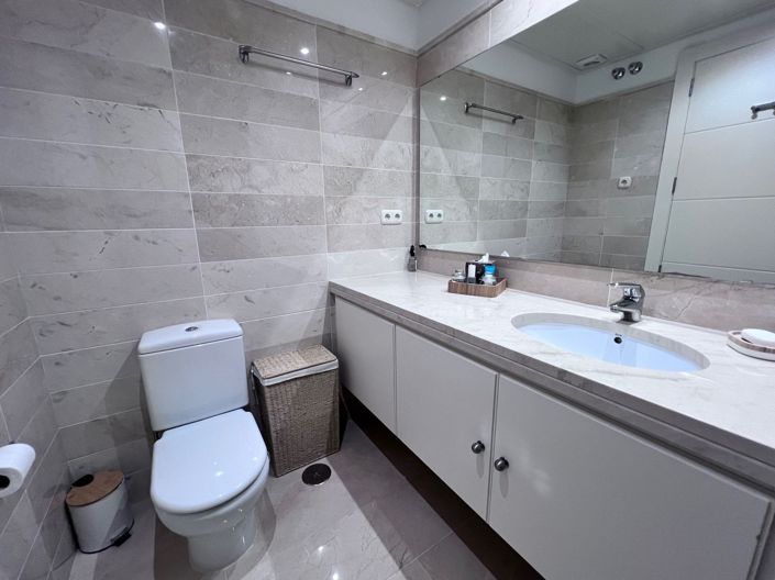 Image No.23-2 Bed Townhouse for sale