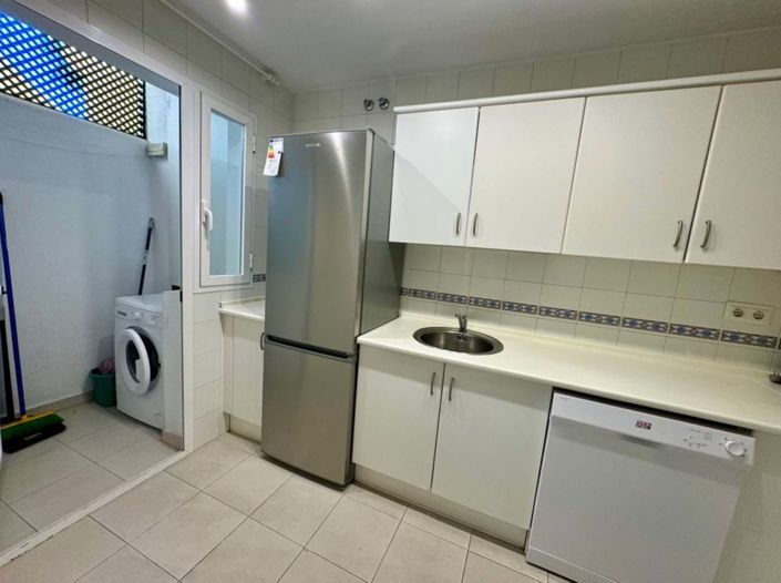 Image No.10-3 Bed Apartment for sale