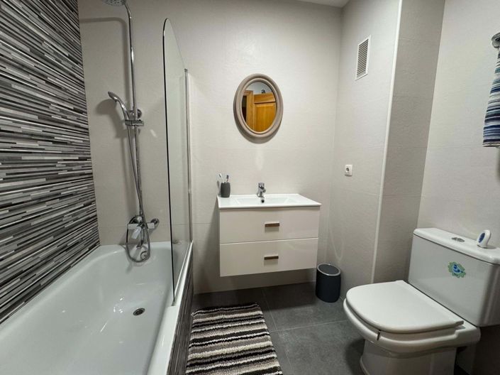 Image No.20-3 Bed Apartment for sale