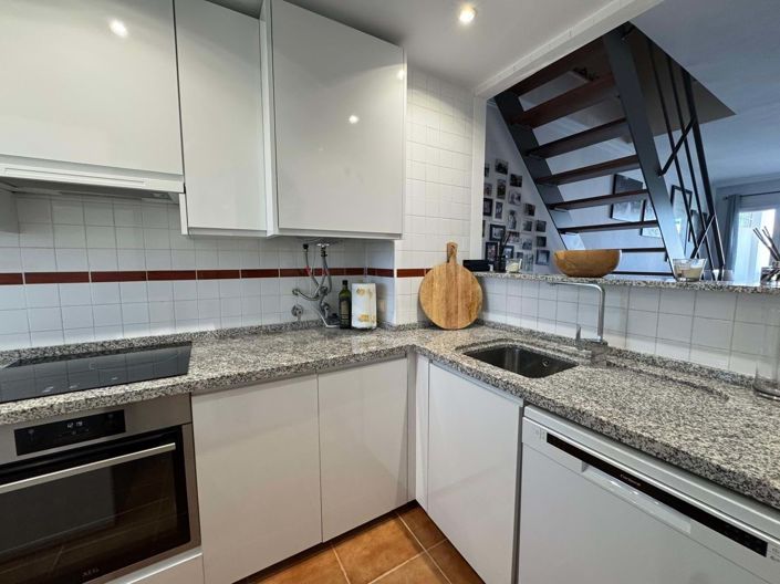 Image No.9-3 Bed Apartment for sale