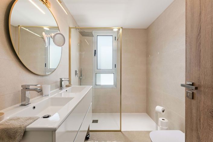 Image No.18-3 Bed Townhouse for sale