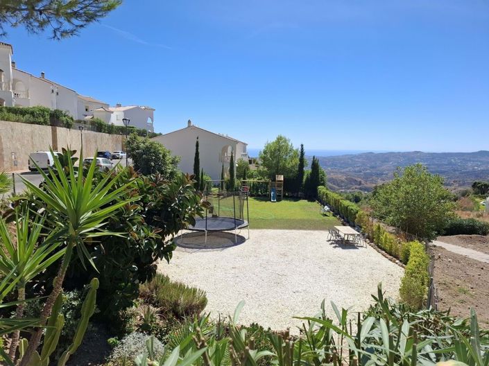 Image No.41-2 Bed Townhouse for sale