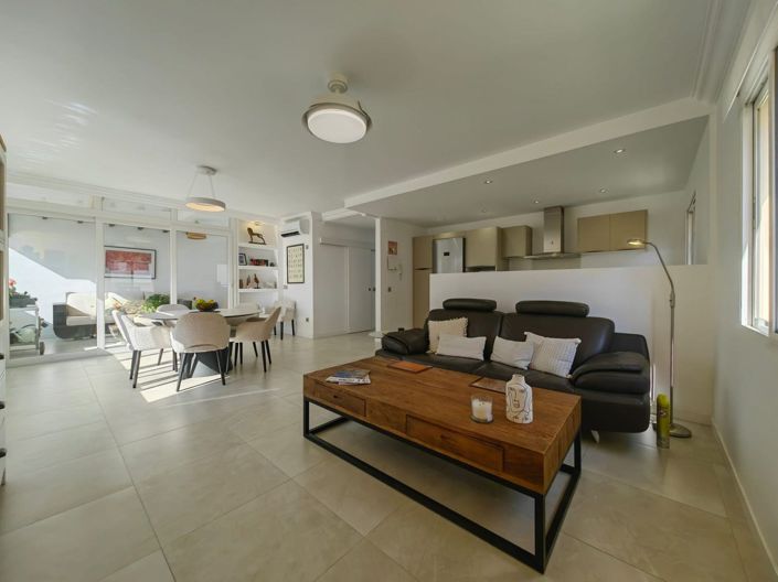 Image No.3-3 Bed Apartment for sale