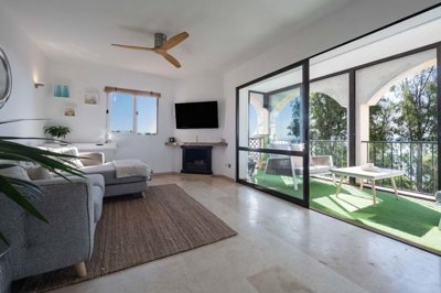 3982-726937-78d1f4f8b6655591b02d22fabb36a692d