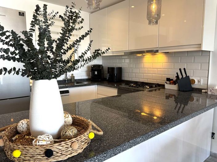 Image No.12-2 Bed Apartment for sale