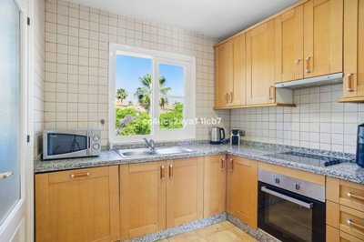 3982-711843-78d1f4f8b6655591b02d22fabb36a692d