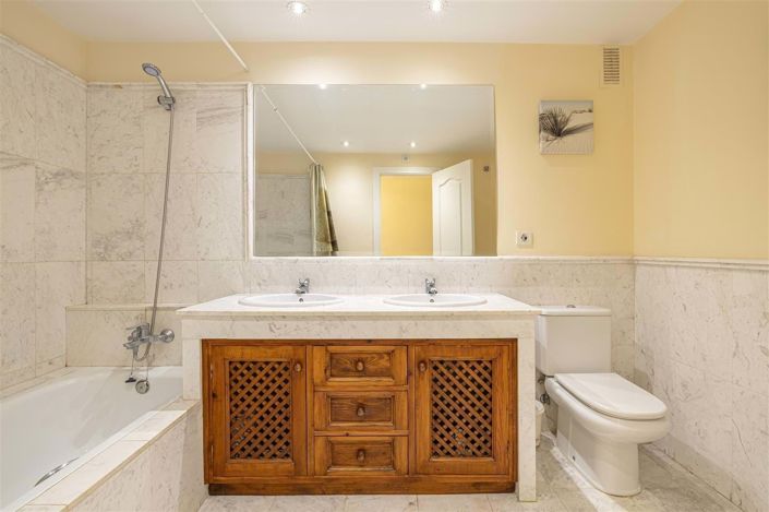 Image No.16-2 Bed Apartment for sale