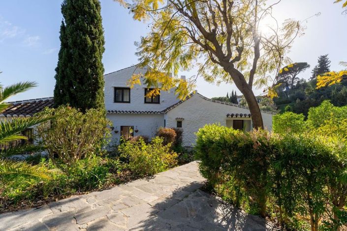 Image No.1-4 Bed Villa for sale