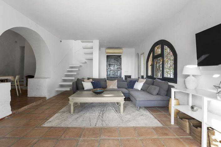 Image No.8-4 Bed Villa for sale