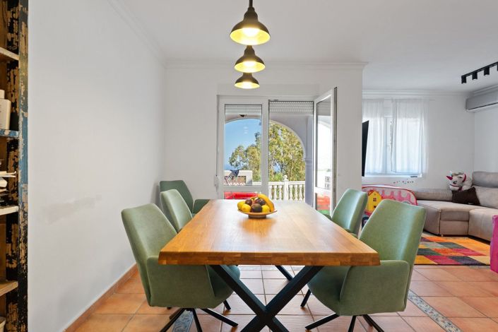 Image No.4-3 Bed Townhouse for sale