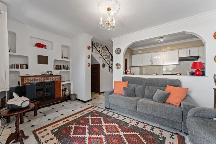 Image No.9-2 Bed Townhouse for sale