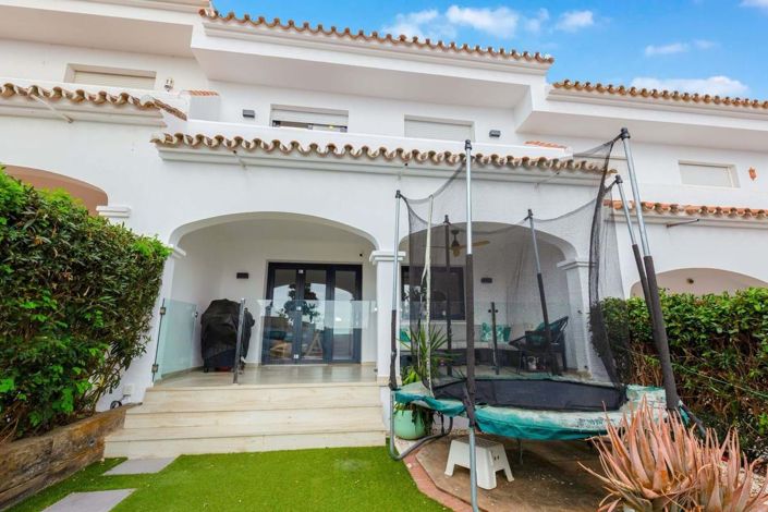 Image No.1-3 Bed Townhouse for sale