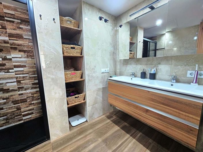 Image No.13-3 Bed Townhouse for sale