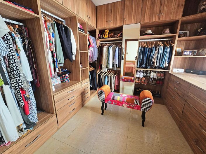 Image No.5-3 Bed Townhouse for sale