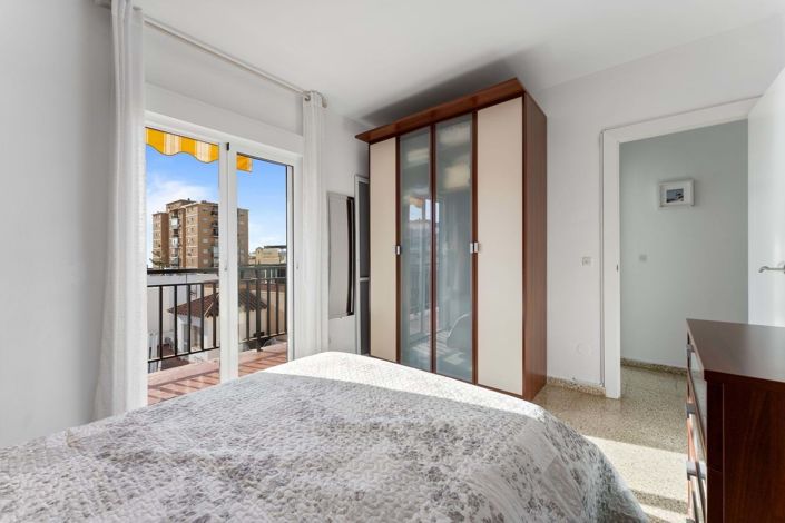 Image No.18-3 Bed Apartment for sale