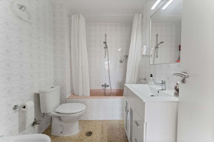 Image No.24-3 Bed Apartment for sale