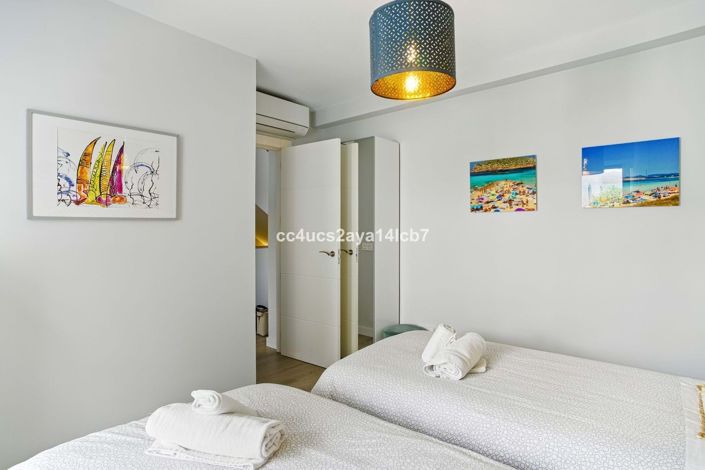 Image No.20-3 Bed Townhouse for sale