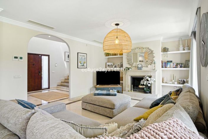 Image No.18-3 Bed Villa for sale