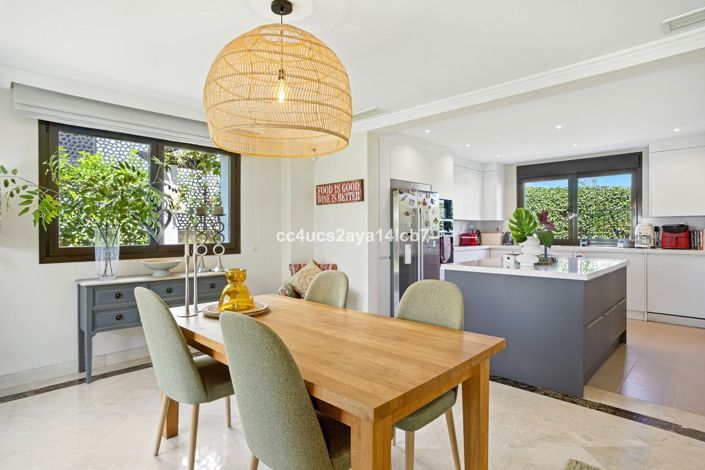 Image No.20-3 Bed Villa for sale