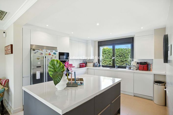 Image No.21-3 Bed Villa for sale