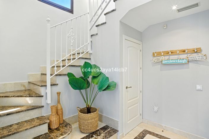 Image No.23-3 Bed Villa for sale