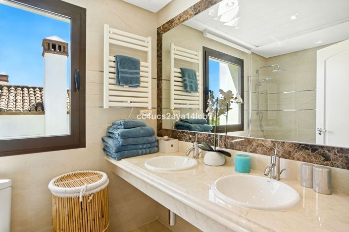 Image No.31-3 Bed Villa for sale