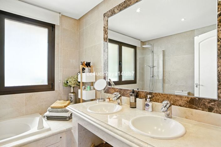 Image No.35-3 Bed Villa for sale