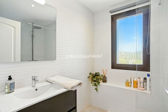 Image No.39-3 Bed Villa for sale