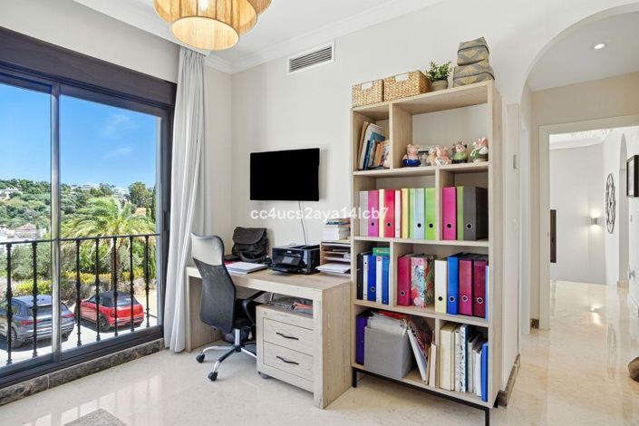 Image No.6-3 Bed Villa for sale